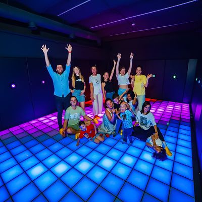 Хорошая цена LED танцевальный пол 30x30 см интерактивная активная игра LED пол для детских игр онлайн