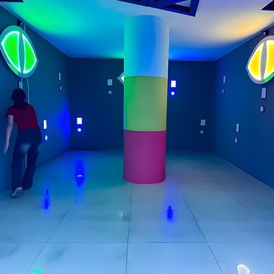 Хорошая цена Ужасная спальня Интерактивная Светлая Спрятать Стену Игровая команда Сотрудничать Для Детей Взрослые онлайн