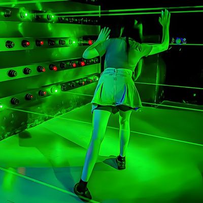 Хорошая цена Внутренняя лазерная легкая игра профессиональная мобильная лазерная лабиринтная игра с программным обеспечением онлайн