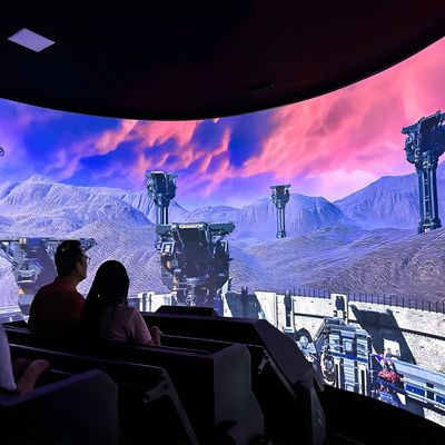 Хорошая цена Производитель 7d Кривой большой экран Орбита Иммерсивное кино для судоходства онлайн