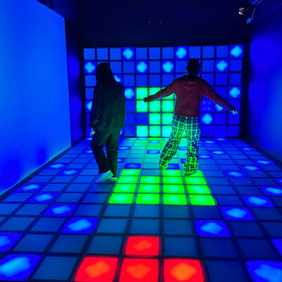 Хорошая цена Цвет RGB 30x30 см Интерактивные светодиодные напольные плитки с многопользовательскими режимами игры для активных игр онлайн